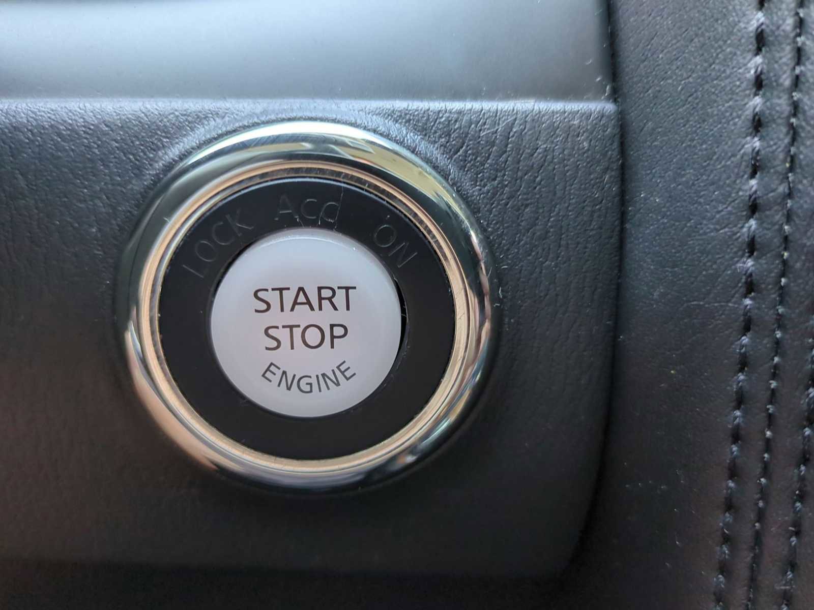 Used 2022 Nissan Armada SL w/ Captain's Chairs Package image 17