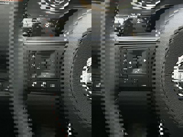 Used 2025 Nissan Pathfinder Rock Creek AWD/4WD image 13