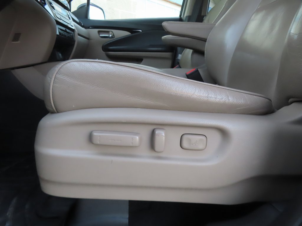Used 2017 Honda Pilot Touring image 9
