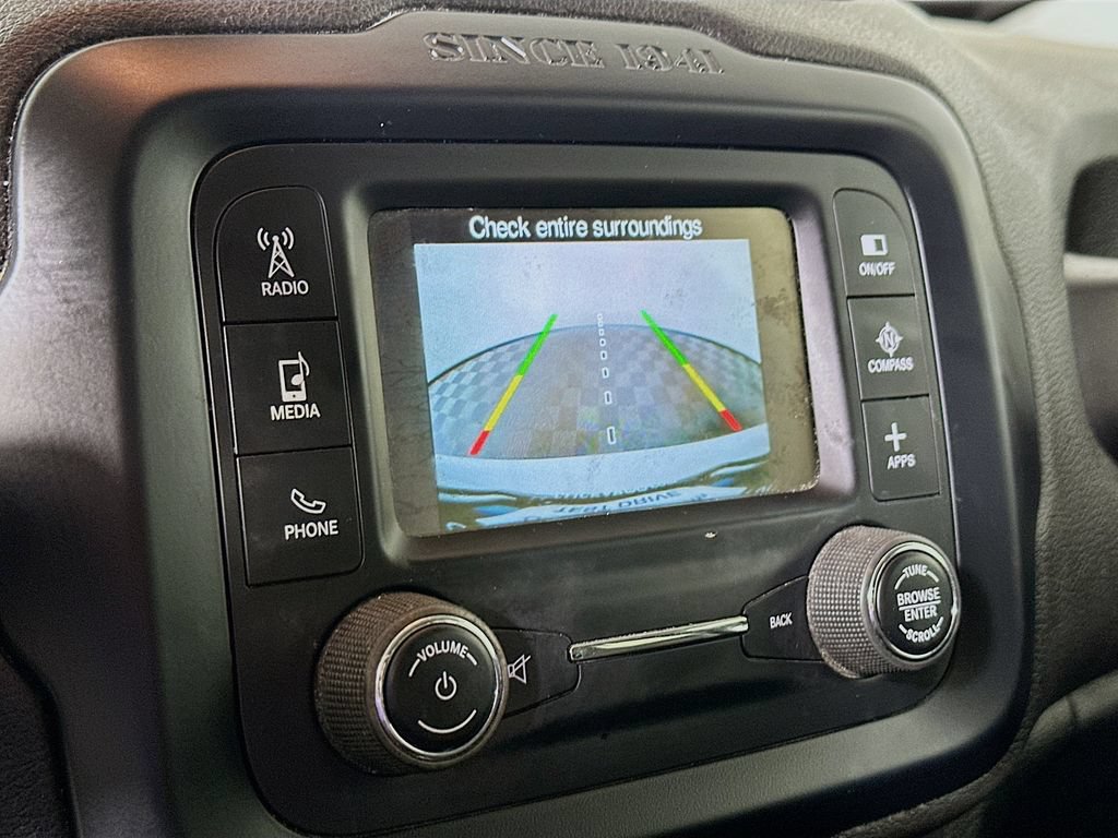Used 2017 Jeep Renegade Altitude FWD image 23