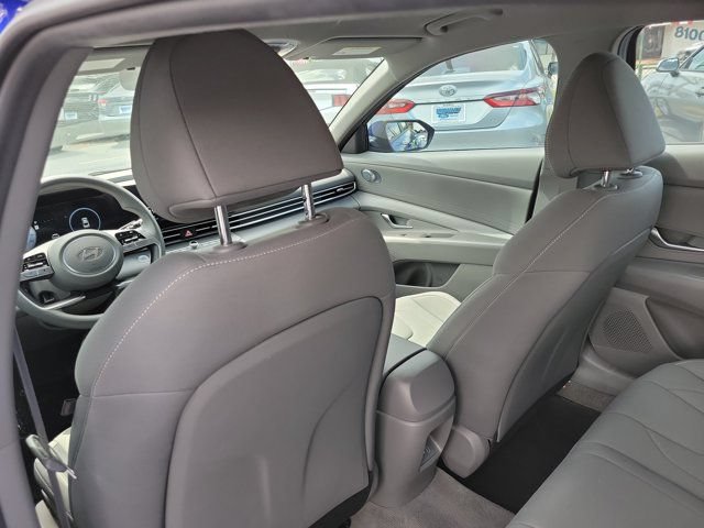 Used 2024 Hyundai Elantra SEL FWD image 13