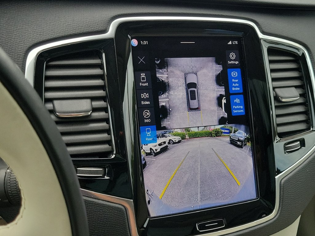 Certified 2025 Volvo XC90 T8 Plus w/ Protection Package Premier AWD/4WD image 31