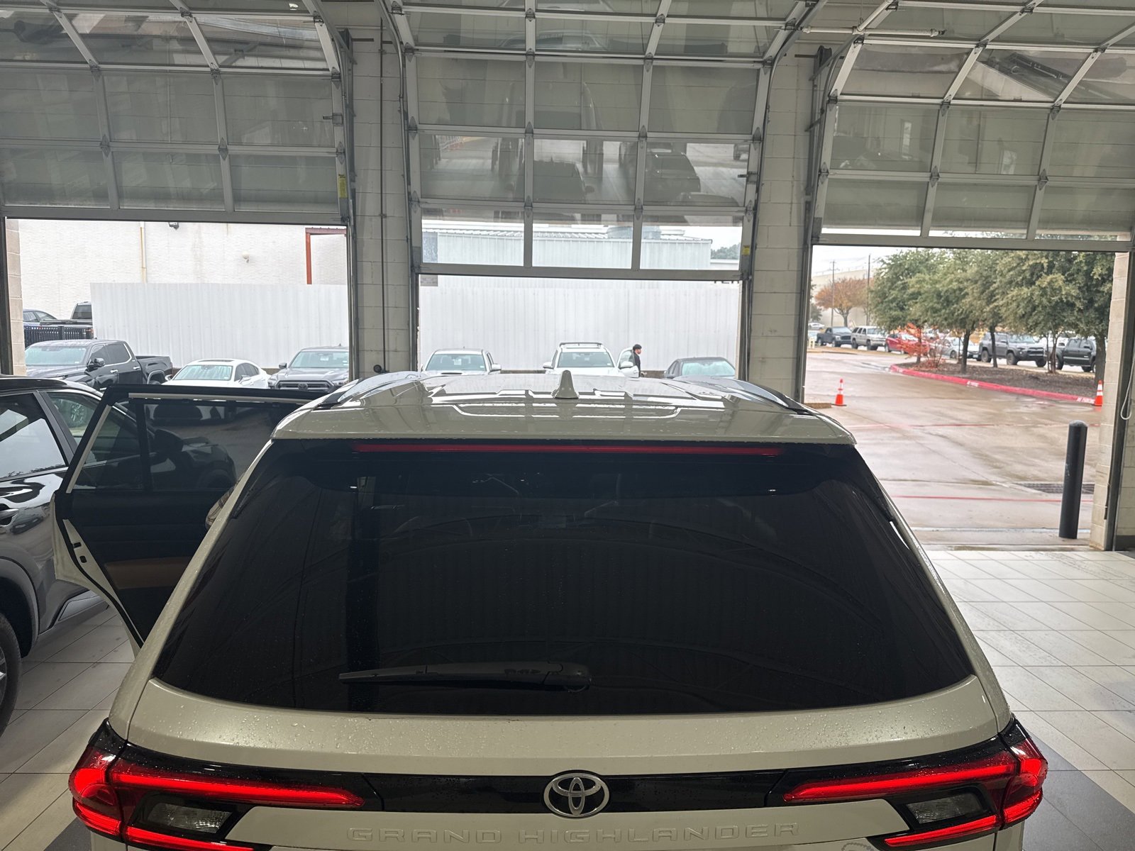 Used 2024 Toyota Grand Highlander AWD Hybrid image 15