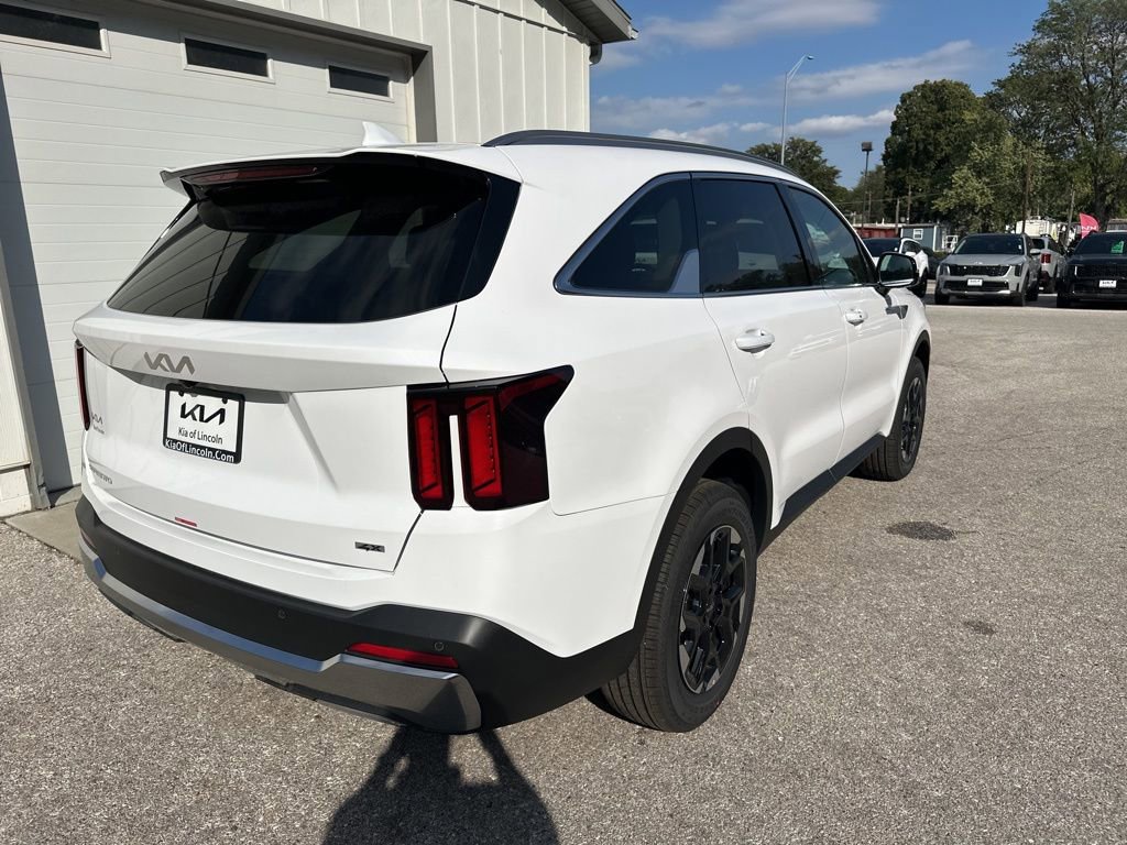New 2026 Kia Sorento S w/ S Panoramic Sunroof Package image 4