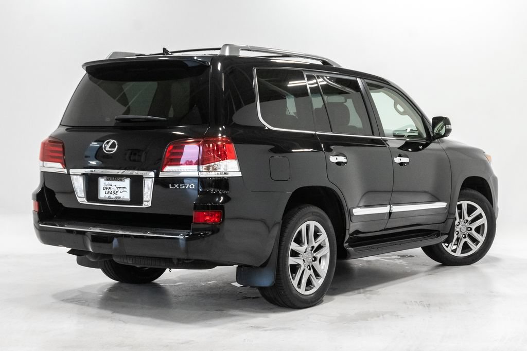 Used 2015 Lexus LX 570 4WD w/ Luxury Package image 35