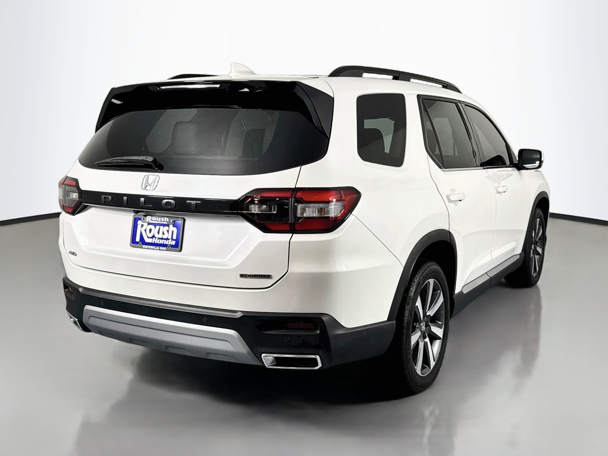 Certified 2024 Honda Pilot Touring image 5