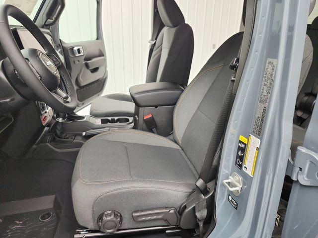 New 2026 Jeep Gladiator Sport AWD/4WD image 11