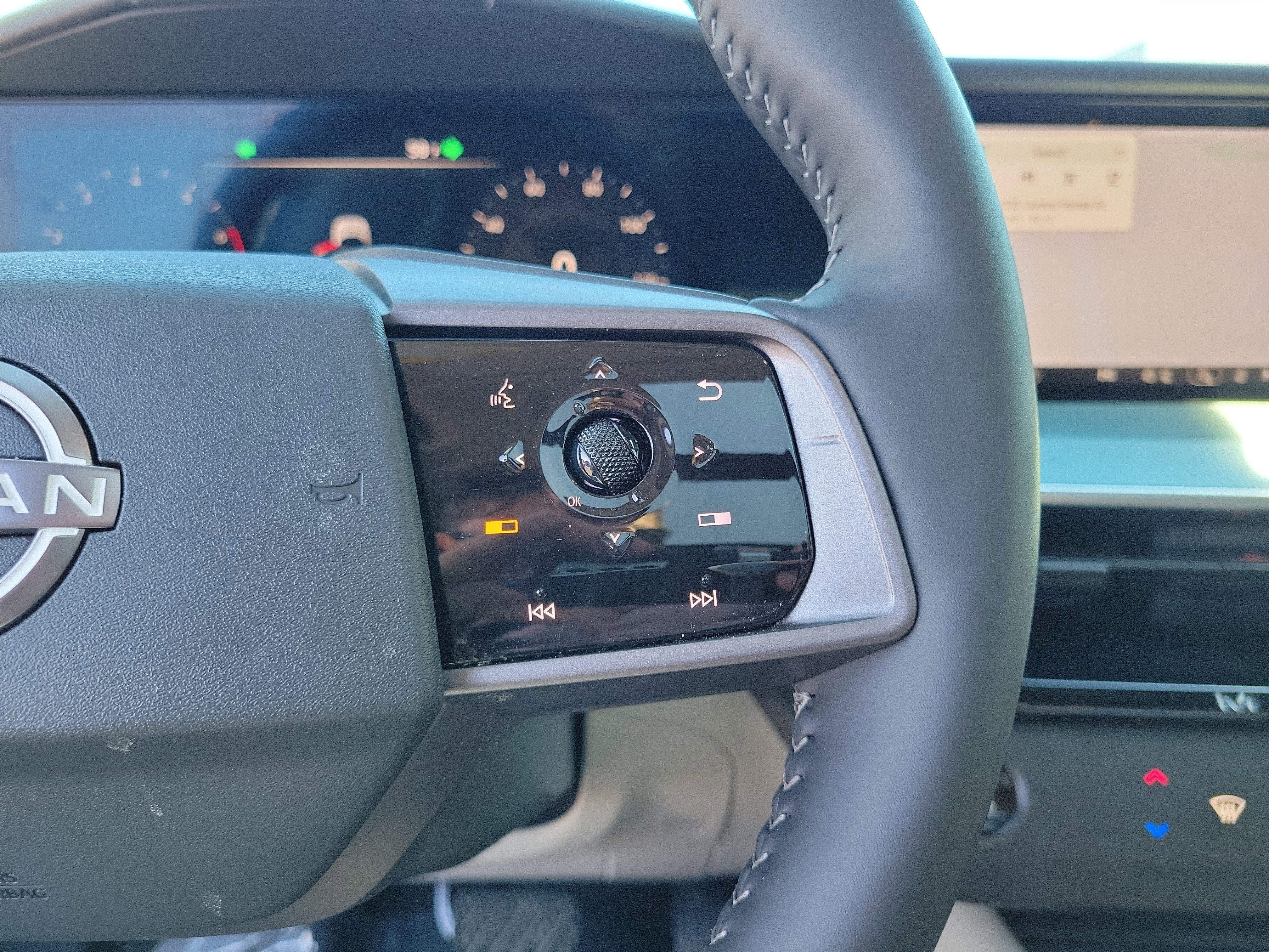 Certified 2025 Nissan Murano Platinum w/ Cargo Package image 24