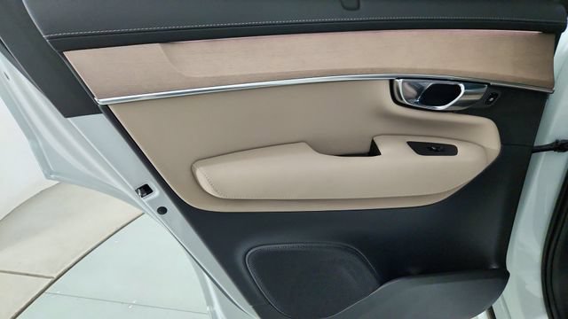 New 2026 Volvo XC90 T8 Ultra w/ Protection Package Premier AWD/4WD image 28