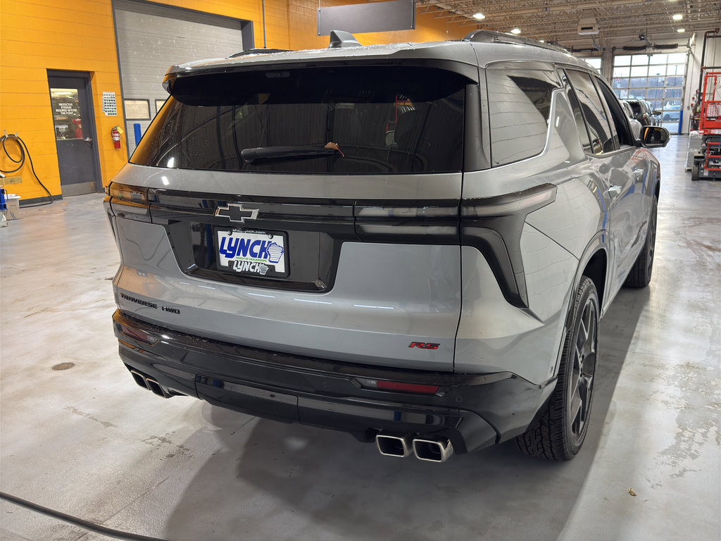 Used 2025 Chevrolet Traverse RS image 6