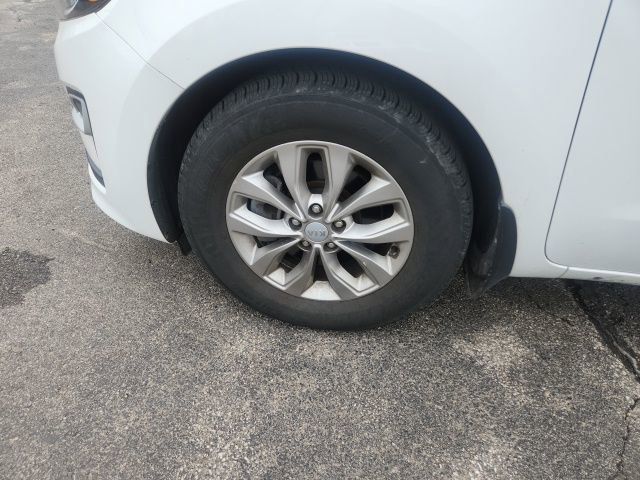 Used 2019 Kia Sedona L image 10