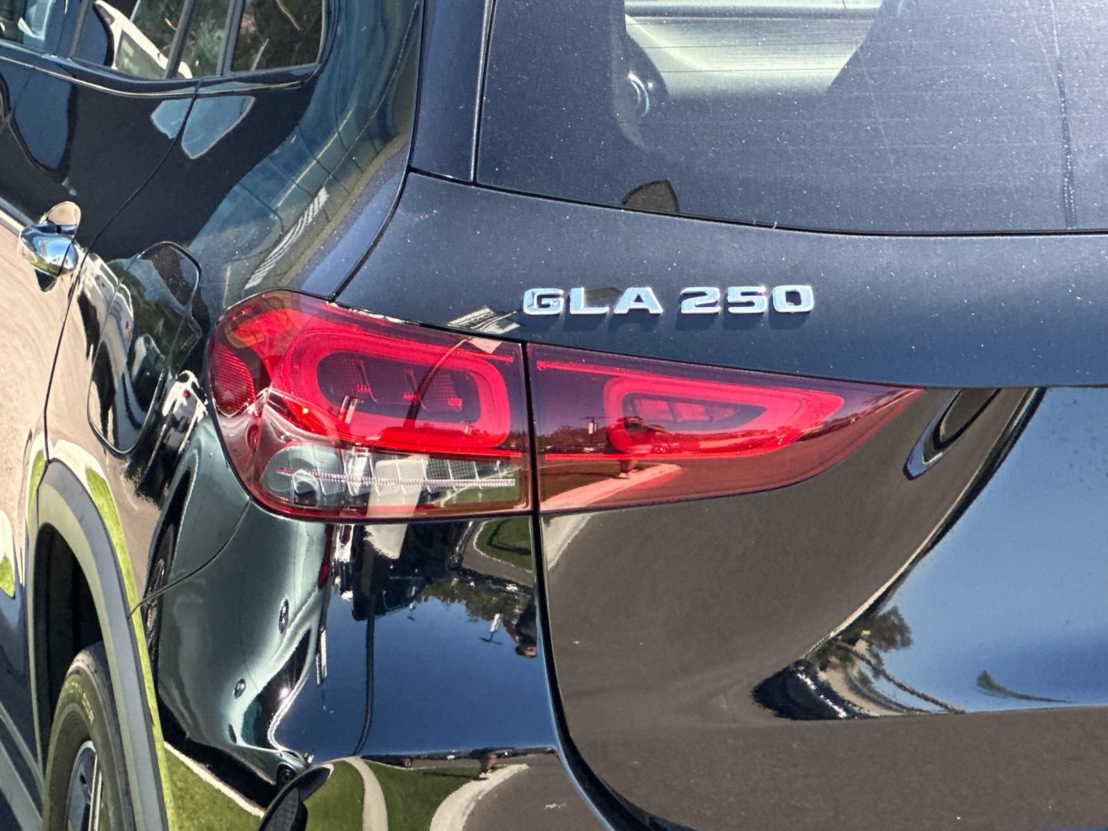 Certified 2023 Mercedes-Benz GLA 250 image 32