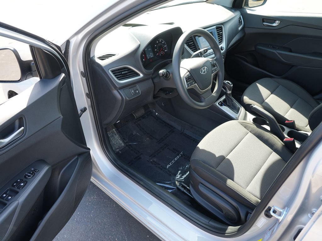 Used 2021 Hyundai Accent SE FWD image 13