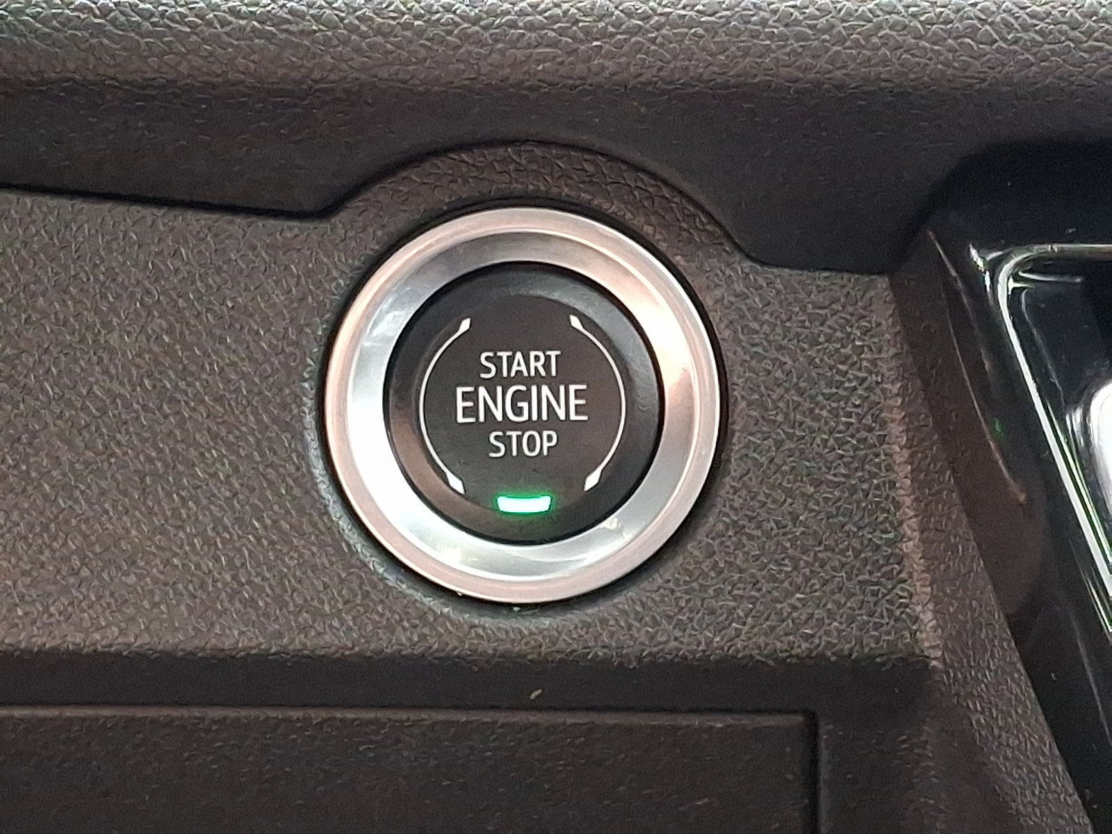 Certified 2024 Chevrolet Traverse RS AWD/4WD image 26