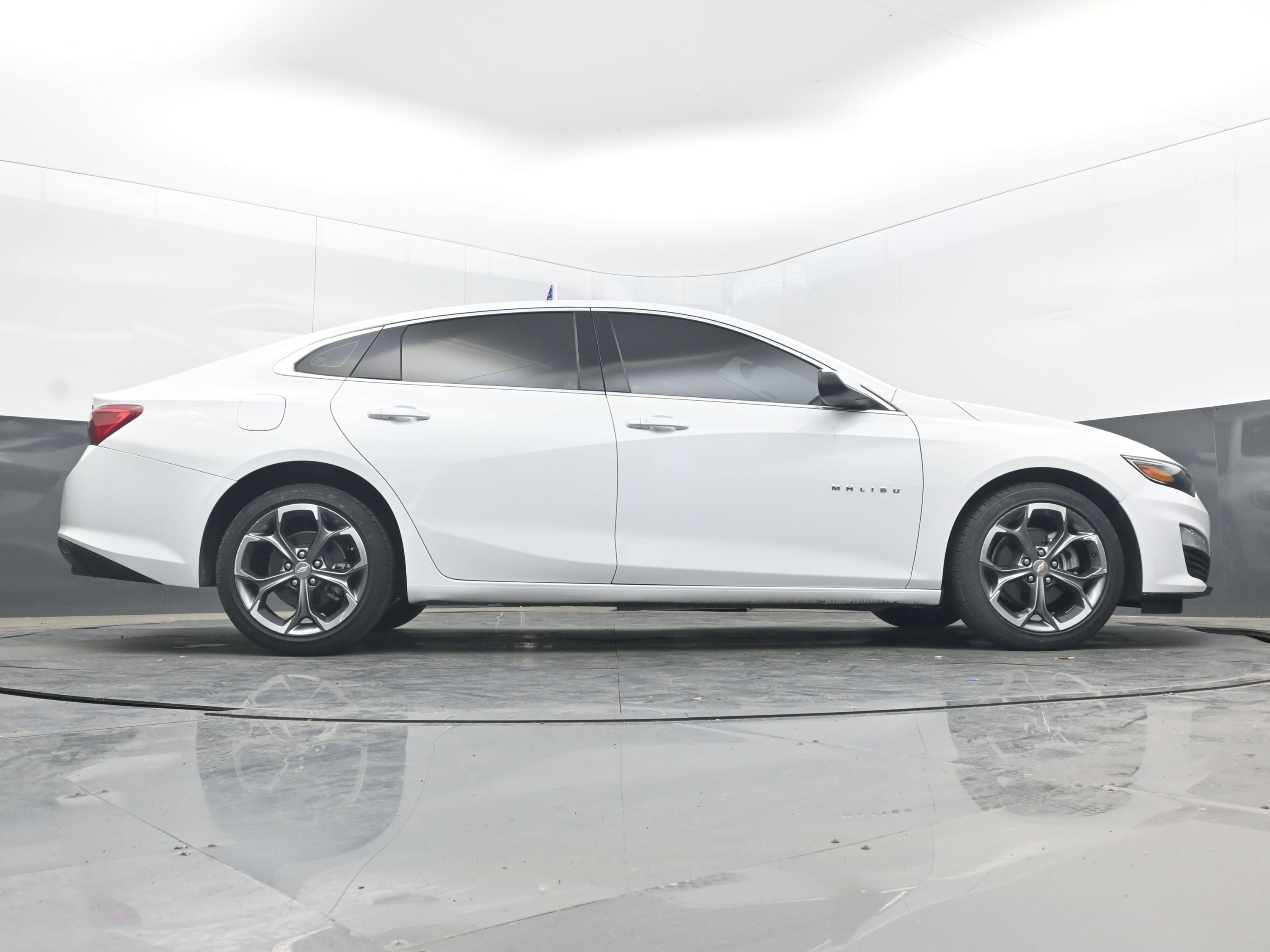 Used 2023 Chevrolet Malibu LT FWD image 30