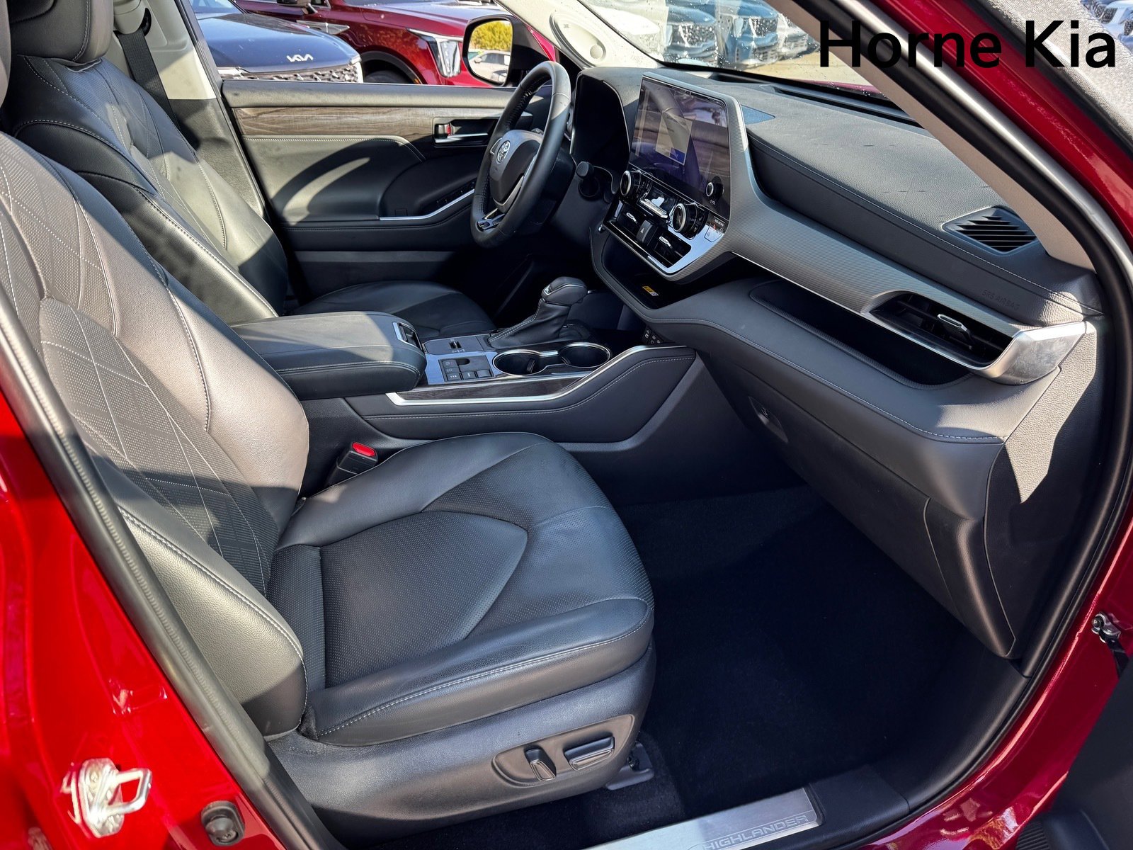 Used 2023 Toyota Highlander Platinum image 24