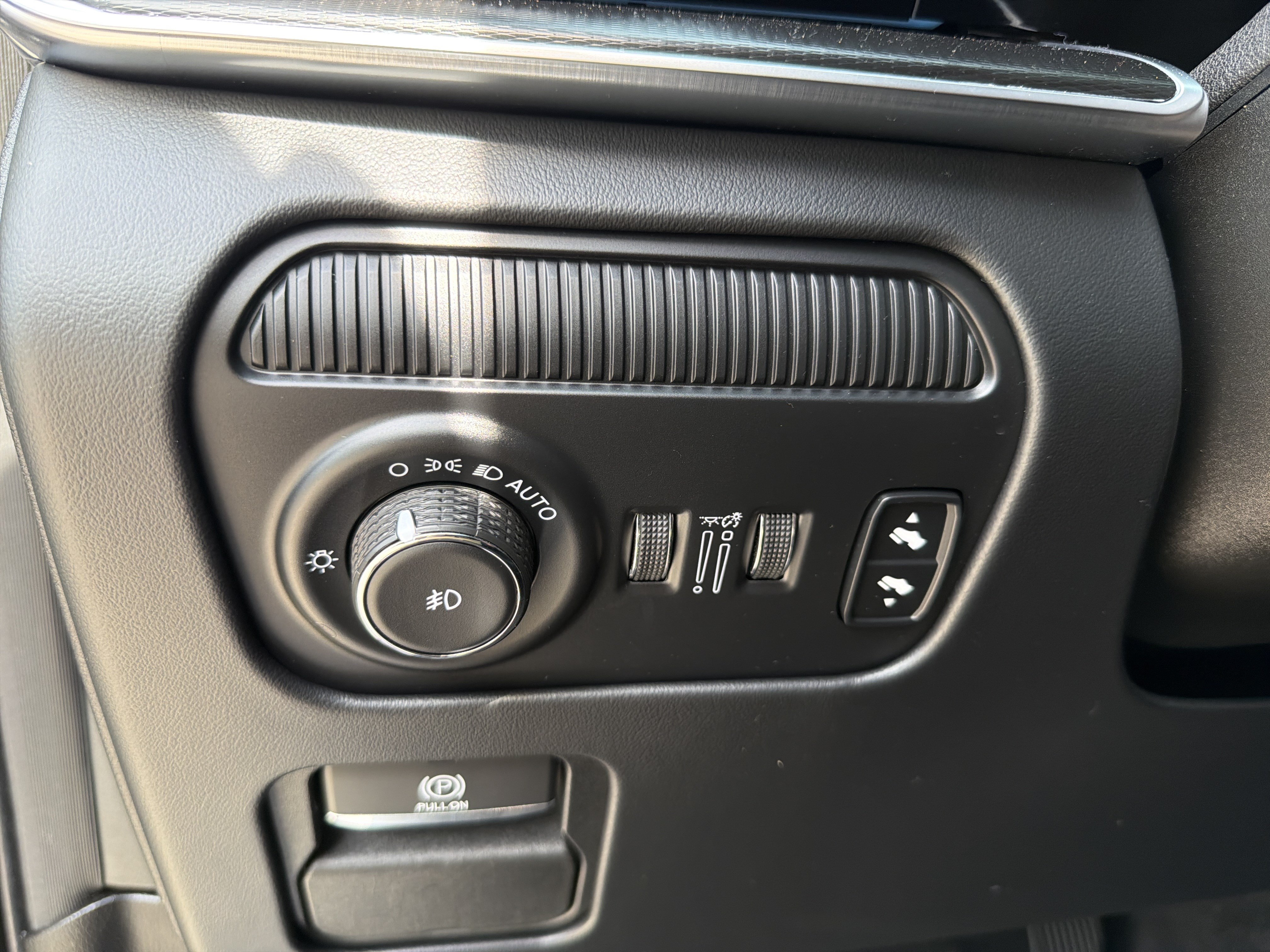 Used 2024 Jeep Grand Wagoneer Series III w/ Rear Seat Video Group 1 AWD/4WD image 25