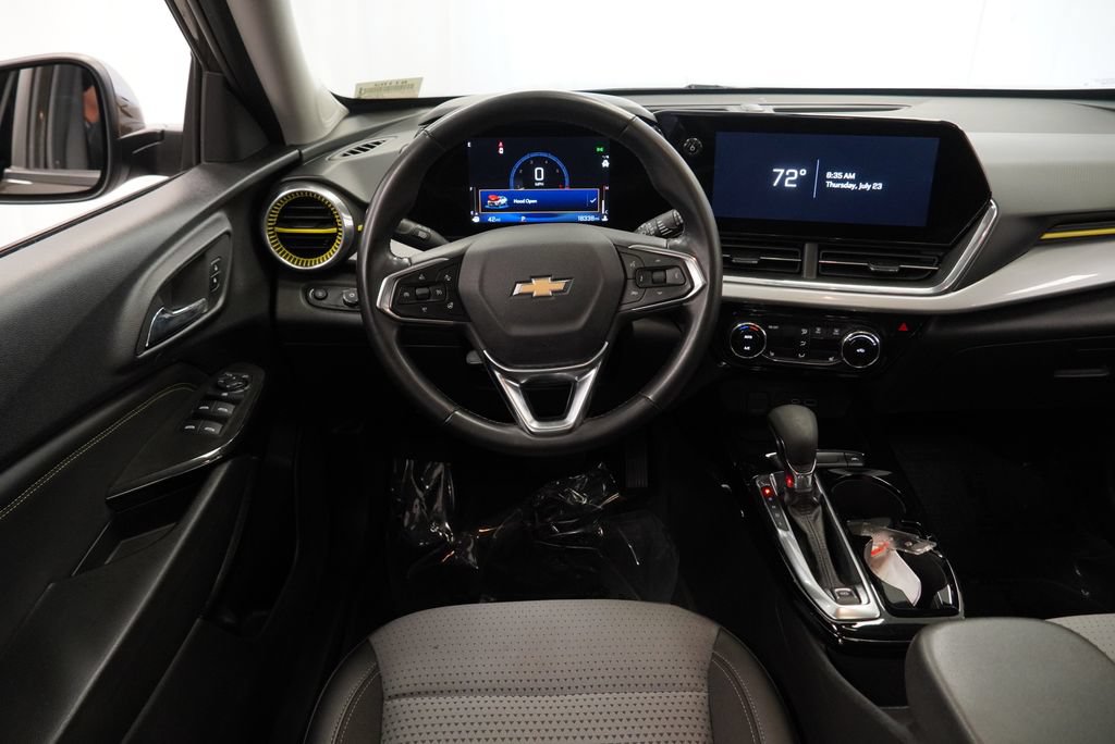 Certified 2024 Chevrolet Trax LT w/ Sunroof Package FWD image 15