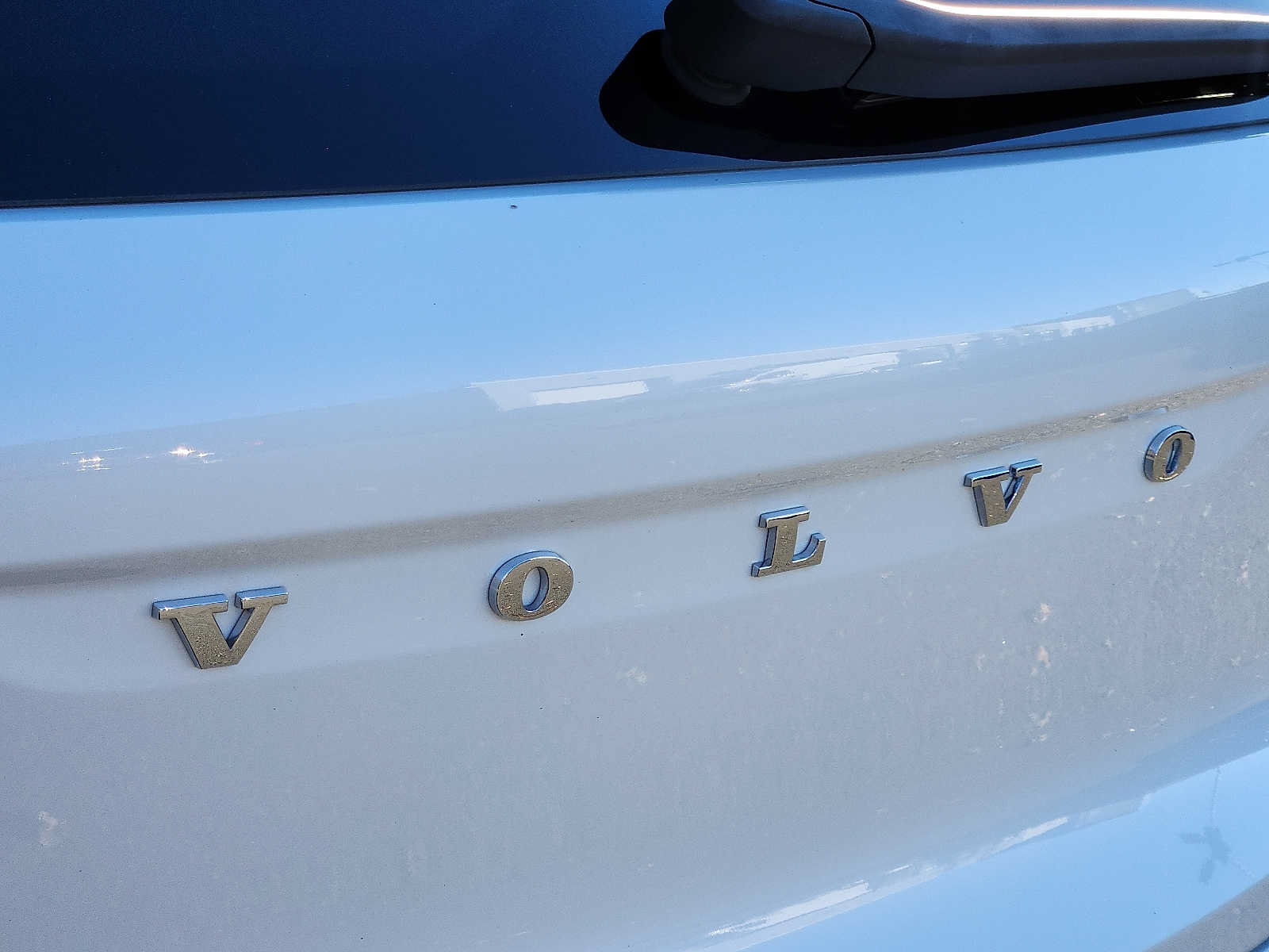 Certified 2024 Volvo XC40 B5 Plus w/ Protection Package Premier AWD/4WD image 28