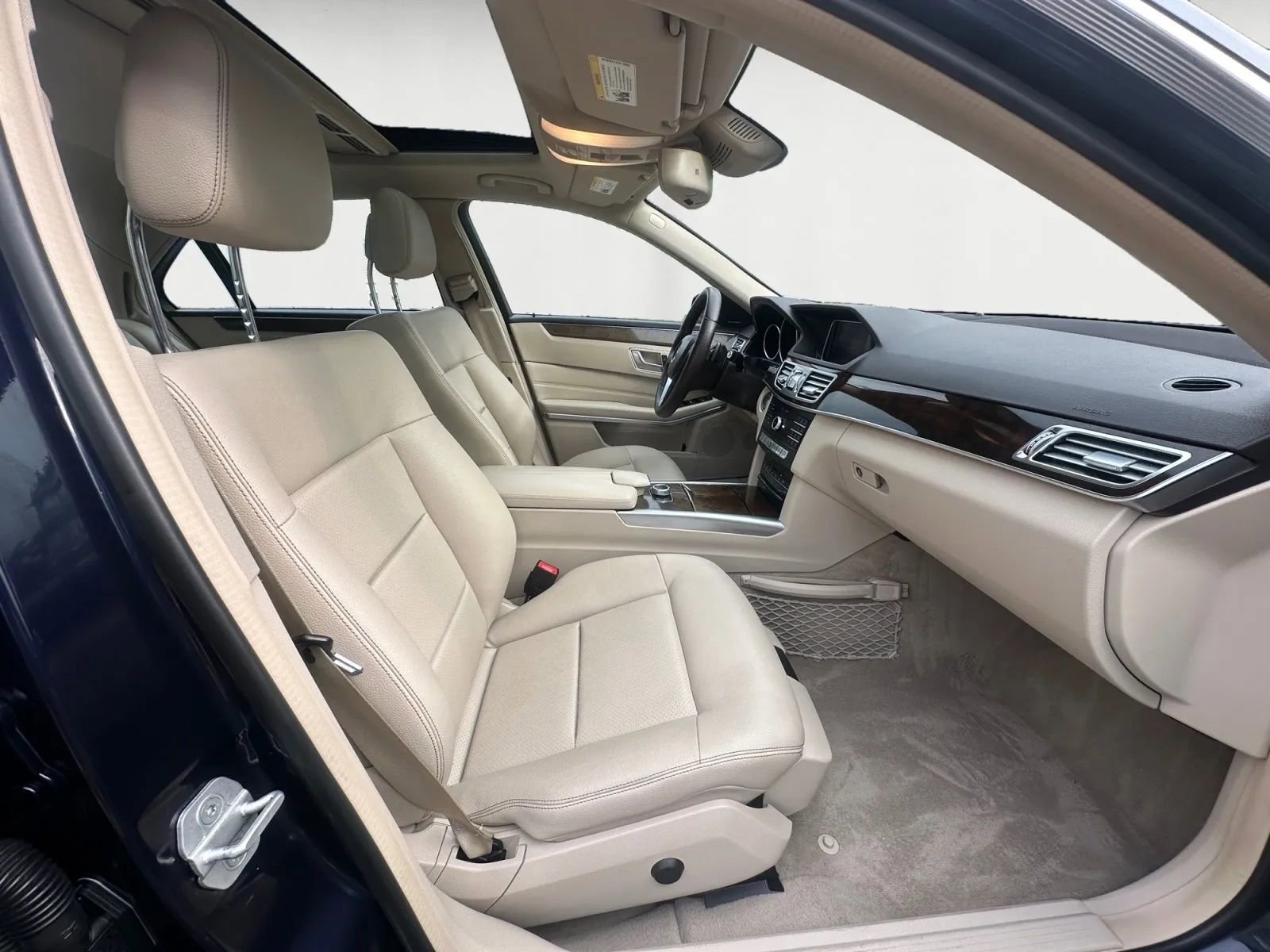 Used 2016 Mercedes-Benz E 350 4MATIC Sedan w/ Premium Package image 12