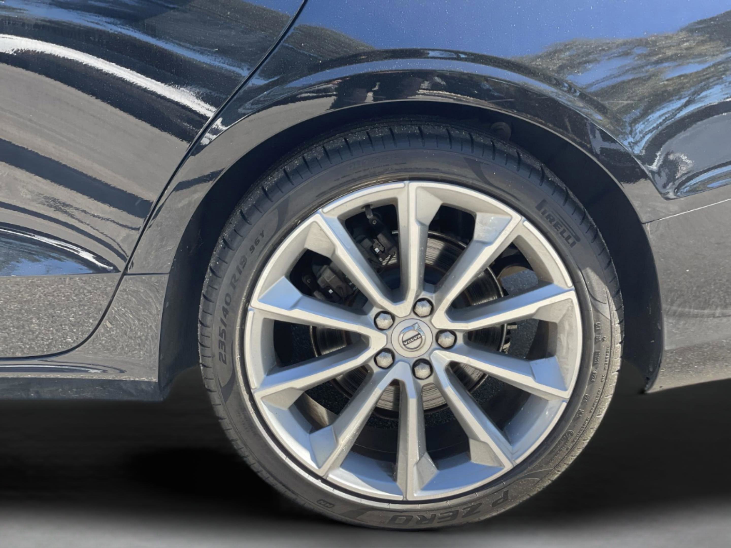 Used 2021 Volvo S60 T5 Momentum w/ Protection Package Premier image 32