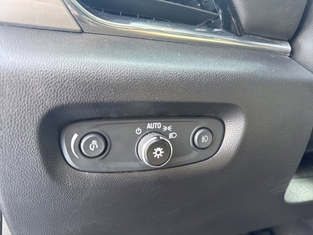 Used 2020 Chevrolet Traverse LT w/ Driver Confidence II Package image 12