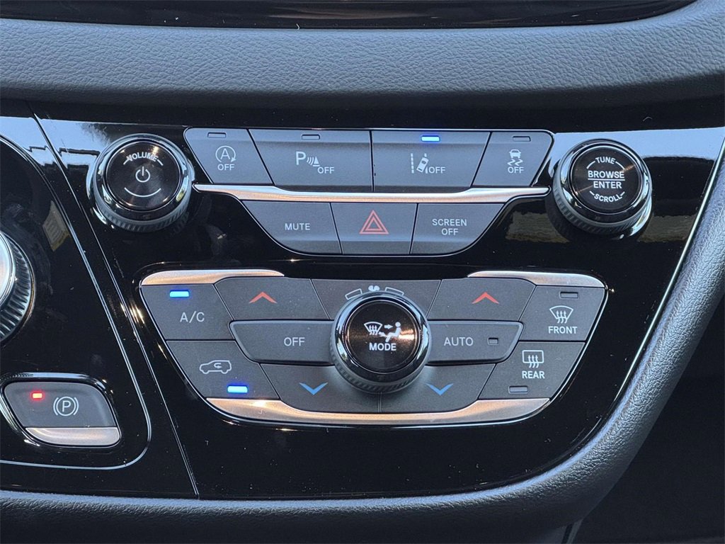 New 2026 Chrysler Voyager LX image 19