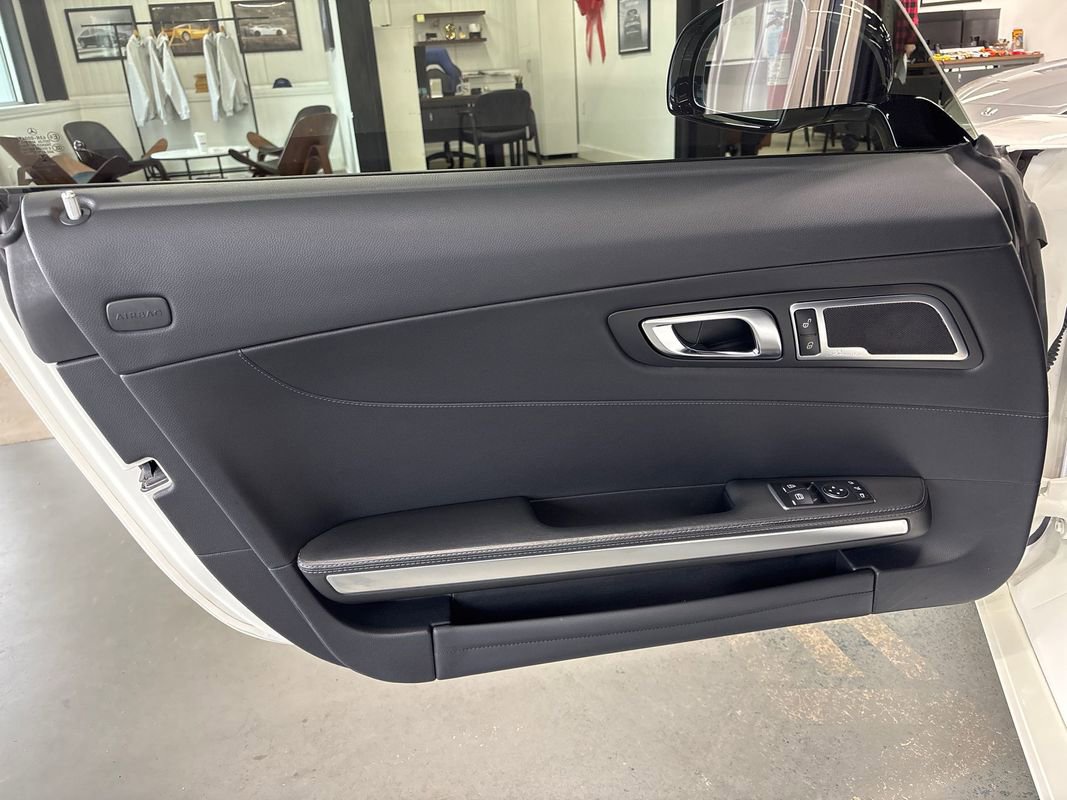 Used 2018 Mercedes-Benz AMG GT Roadster w/ Lane Tracking Package image 33