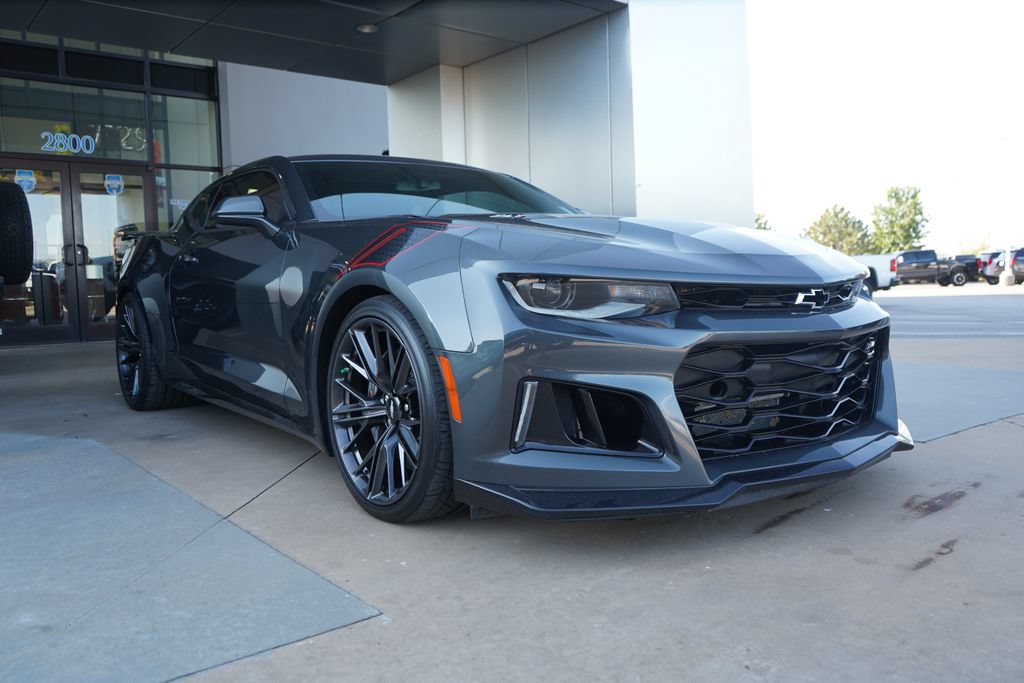 Used 2018 Chevrolet Camaro ZL1 RWD image 3