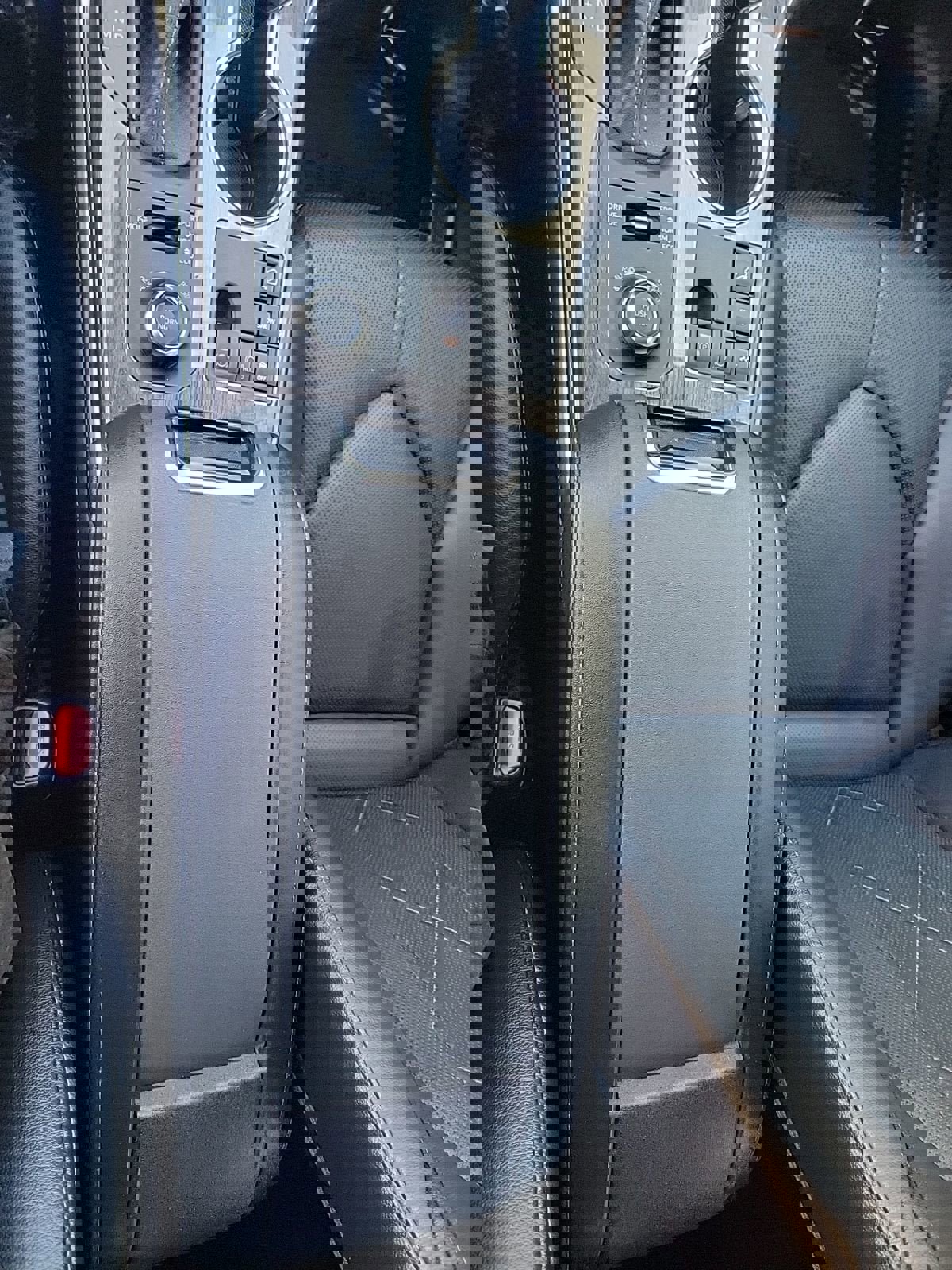 Used 2023 Toyota Highlander Platinum image 23