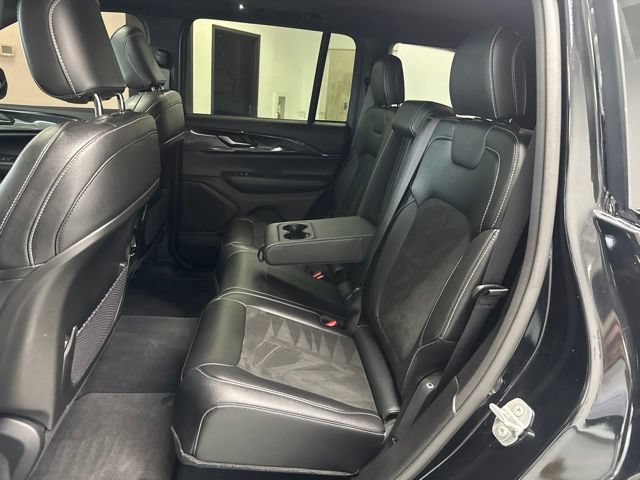 Used 2023 Jeep Grand Cherokee Altitude AWD/4WD image 22