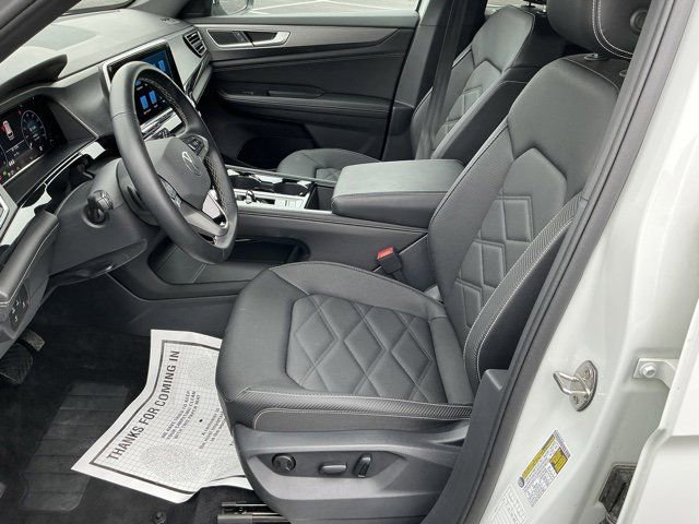 Used 2025 Volkswagen Atlas Cross Sport SE image 14