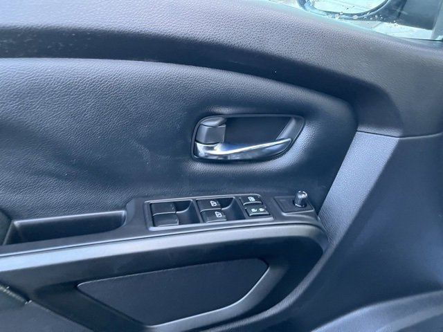 Used 2021 Nissan Titan PRO-4X image 10