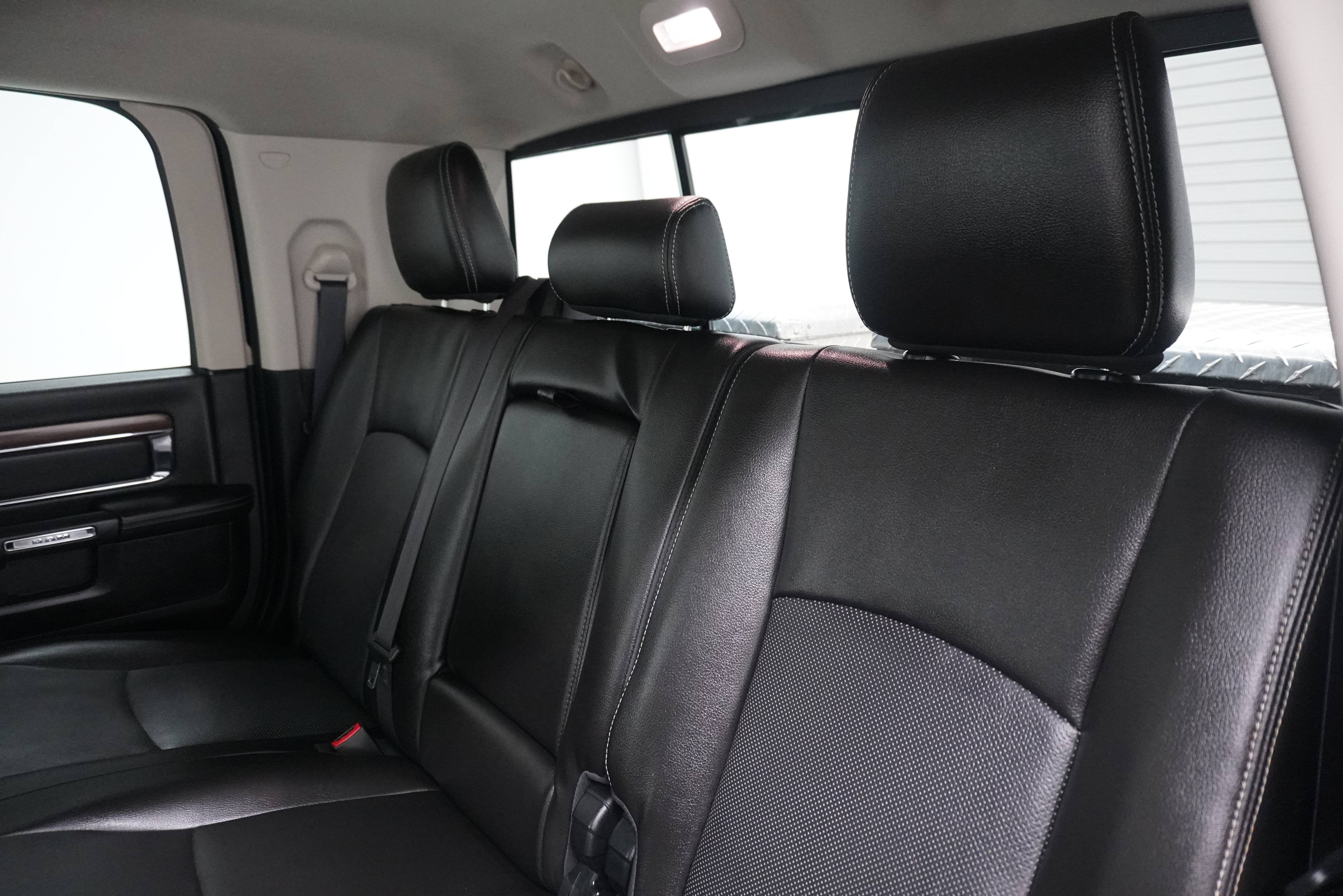 Used 2014 RAM 3500 Laramie w/ Convenience Group RWD image 10