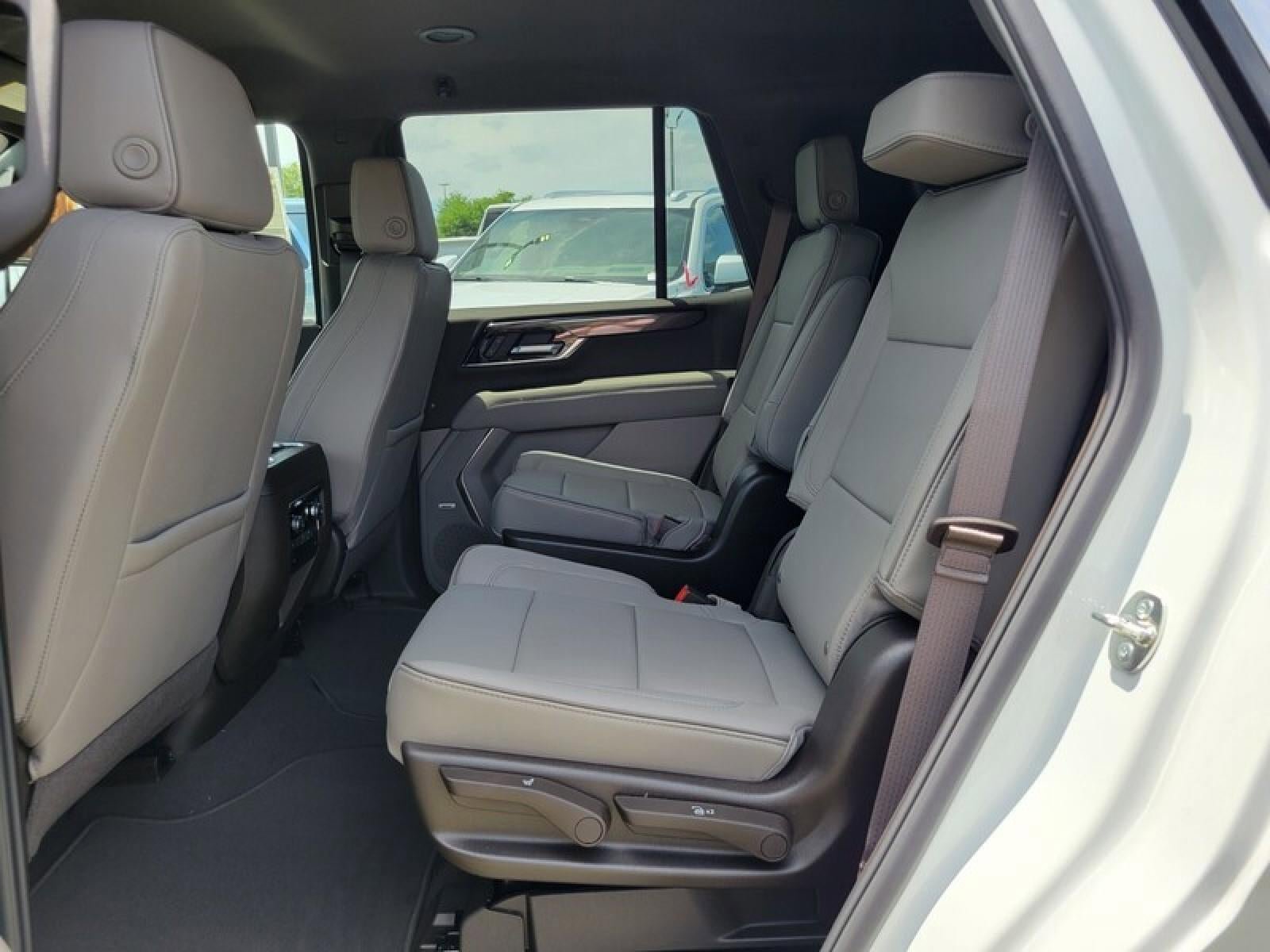 New 2026 GMC Yukon Elevation RWD image 25