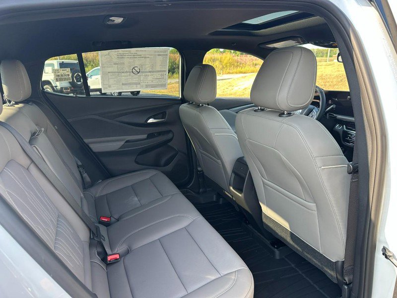 New 2025 Buick Envista Avenir image 5