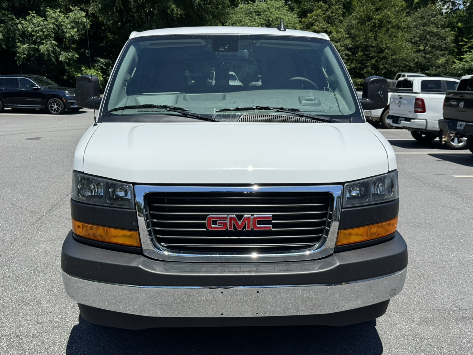 Used 2025 GMC Savana 3500 LT w/ LT Preferred Equipment Group RWD image 2