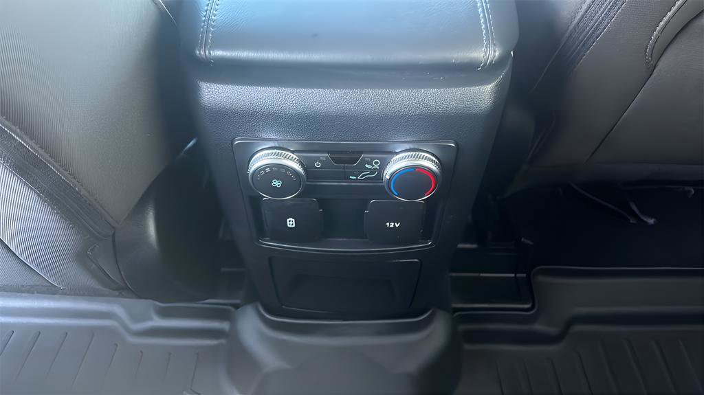 Used 2022 Ford Explorer XLT image 11