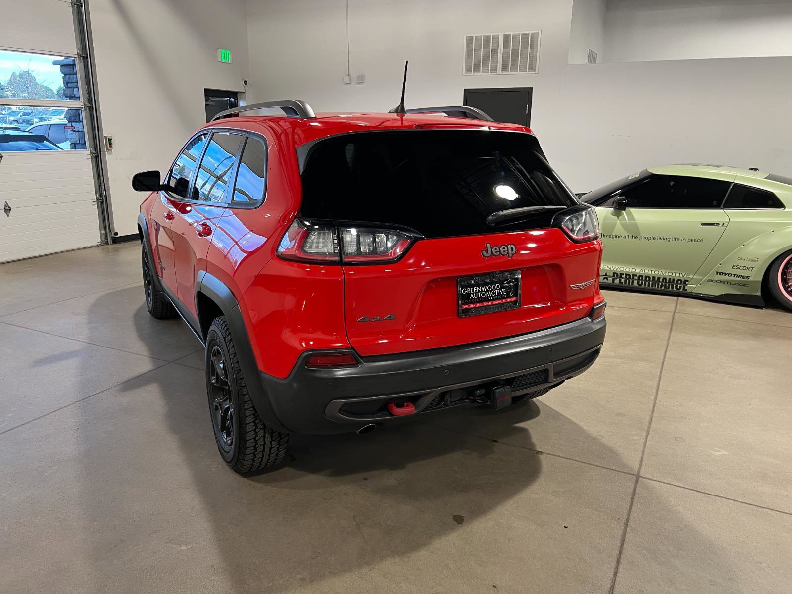 Used 2019 Jeep Cherokee Trailhawk w/ Cold Weather Group image 5