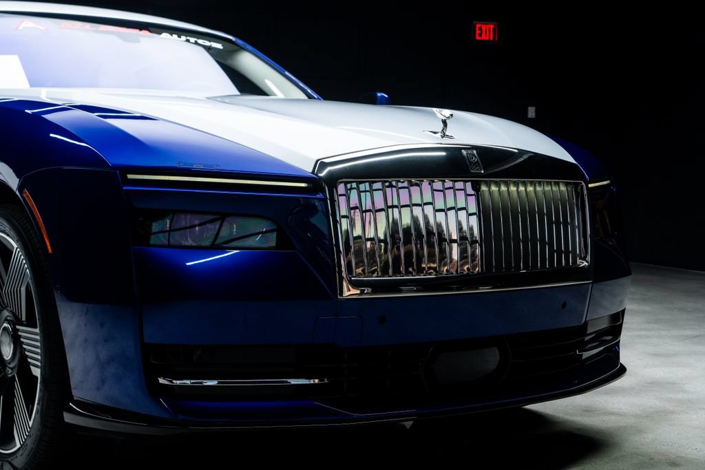 Used 2024 Rolls-Royce Spectre w/ Spectre Launch Package AWD/4WD image 8