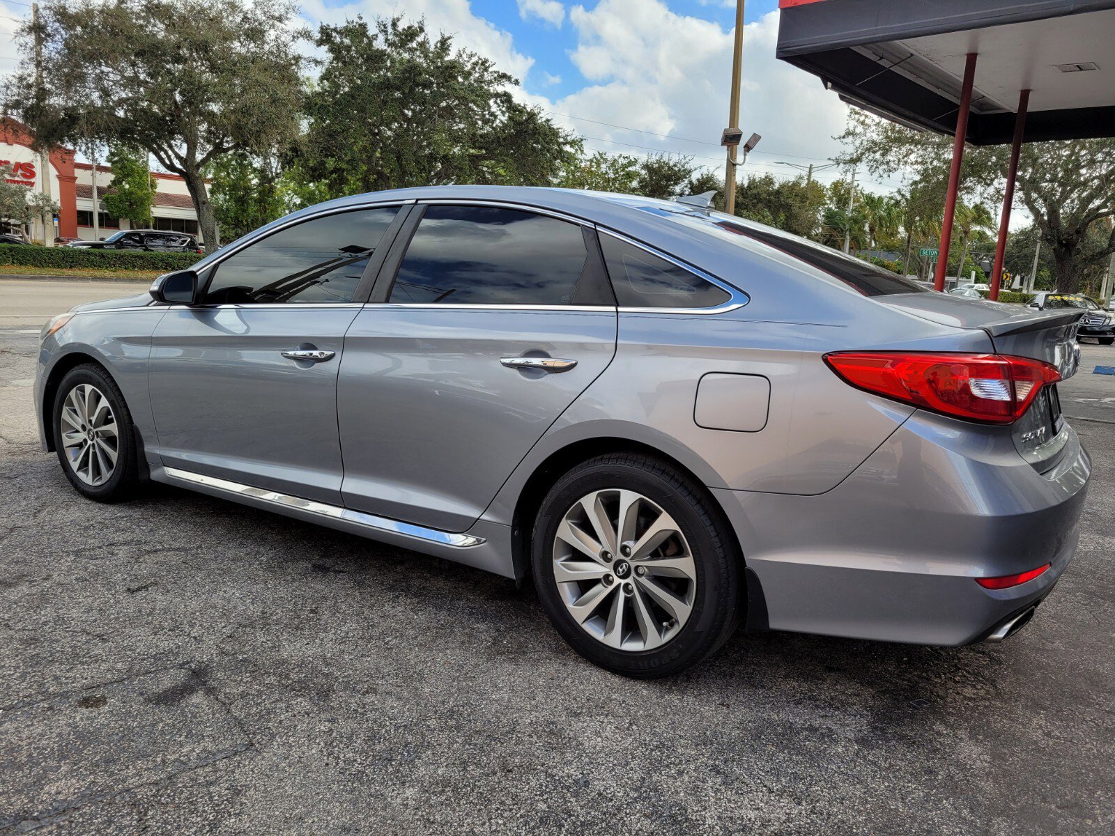 Used 2015 Hyundai Sonata Sport w/ Option Group 03 image 8