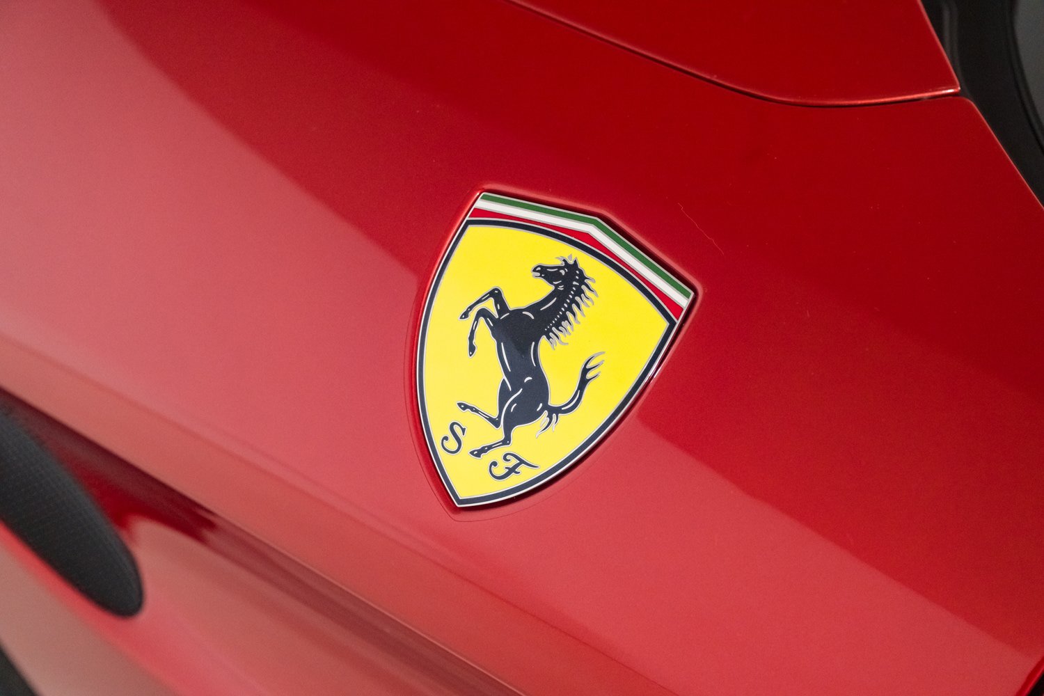 Used 2015 Ferrari California T RWD image 55