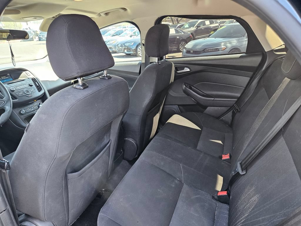 Used 2015 Ford Focus SE FWD image 10