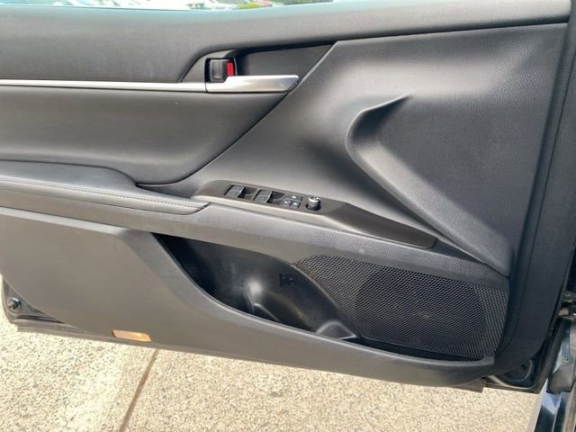 Used 2021 Toyota Camry XLE FWD image 18