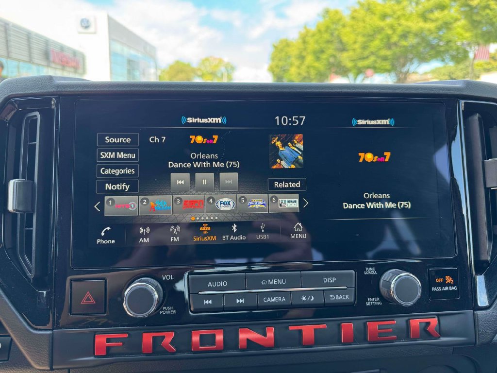 Certified 2025 Nissan Frontier PRO-4X AWD/4WD image 27