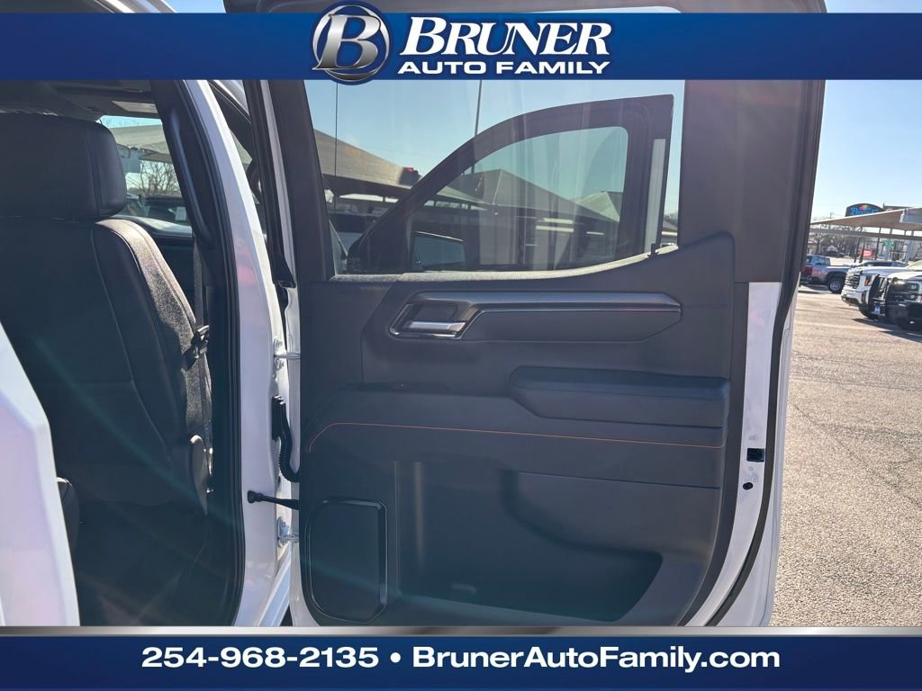 Used 2025 GMC Sierra 1500 AT4 w/ AT4 Premium Package image 17