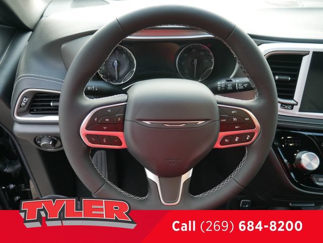 New 2027 Chrysler Pacifica Select FWD image 28