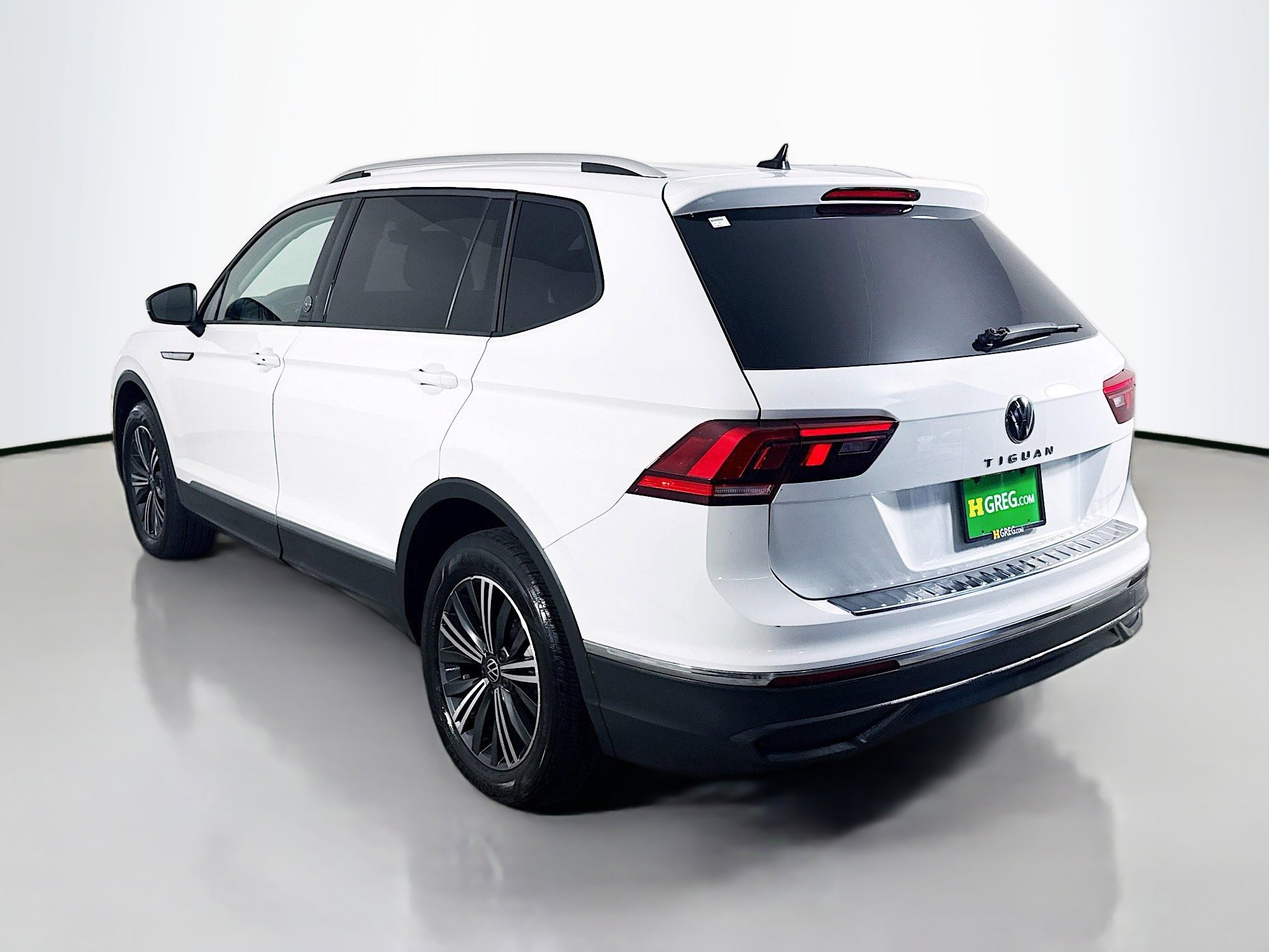 Used 2024 Volkswagen Tiguan Wolfsburg Edition image 7