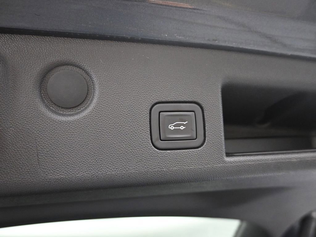 Used 2023 Chevrolet Equinox LT AWD/4WD image 10