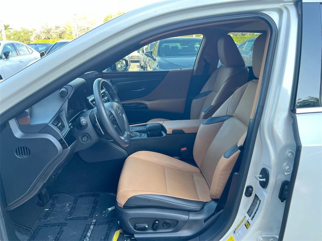 Certified 2022 Lexus ES 350 w/ Premium Package image 12